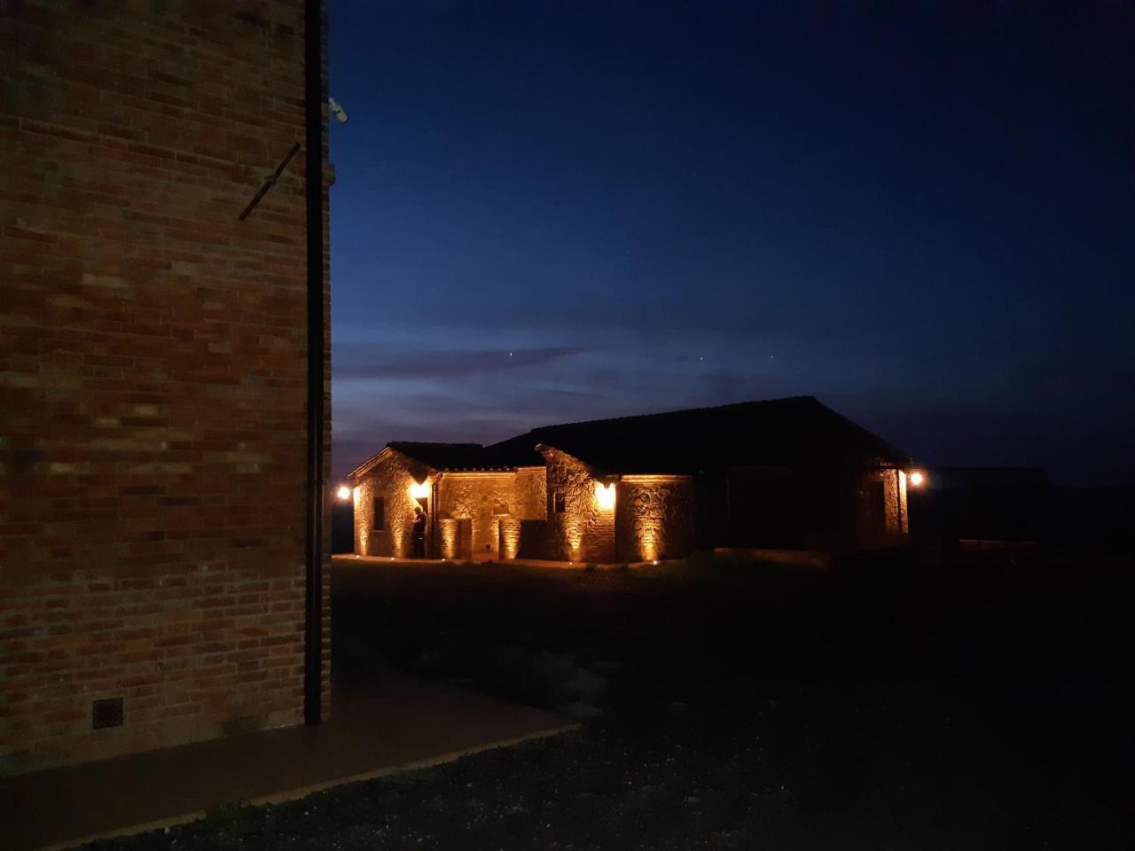 Cordella In Valdorcia Truffle And Olive Oil Resort 몬탈치노 외부 사진